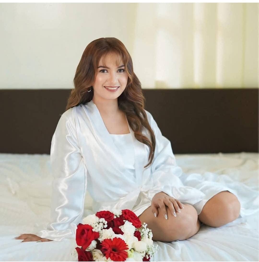 Bridal moment 1